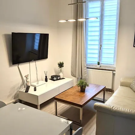 Am Walkstrom - 2 Schlafzimmer - 4 Personen - Gratis Stellplatz - Wlan - Smart-tv Διαμέρισμα Ερφούρτη