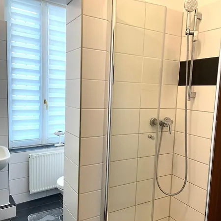 Am Walkstrom - 2 Schlafzimmer - 4 Personen - Gratis Stellplatz - Wlan - Smart-tv * Ερφούρτη